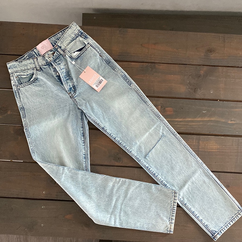 NWT REVICE Women’s Size 25 Light Washed Jeans